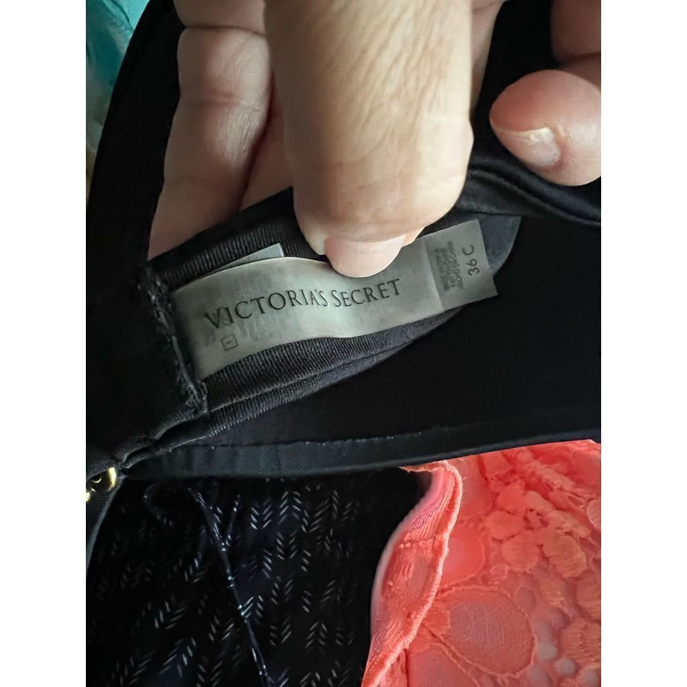 Victoria Secrets Bikini Top - Picture 3 of 3